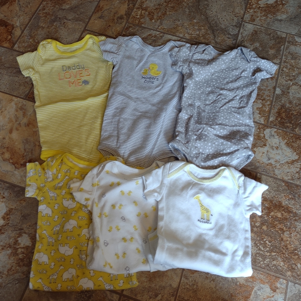 Onesies 12/18 months nwot